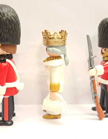 Playmobil Custom Queen Elizabeth II of England with British Royal Guards Set 4577