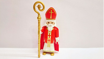 Custom Playmobil Cardinal